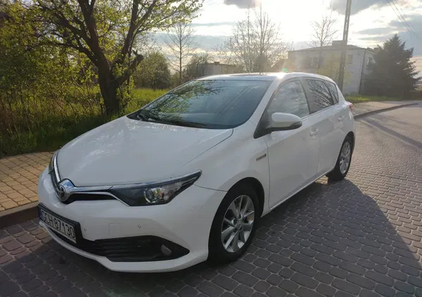 pomorskie Toyota Auris cena 45800 przebieg: 220836, rok produkcji 2014 z Czersk